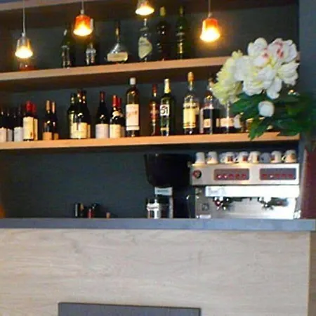 מלון De La Louee 3*