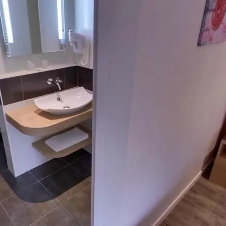 De La Louée 3*