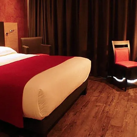 מלון De La Louee