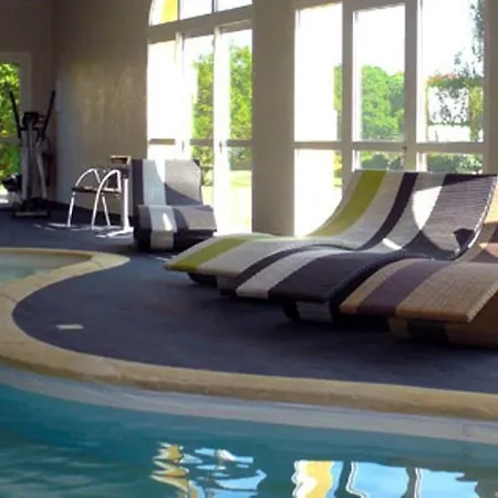 מלון De La Louee 3*