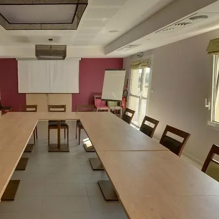 Hotel De La Louee 3*