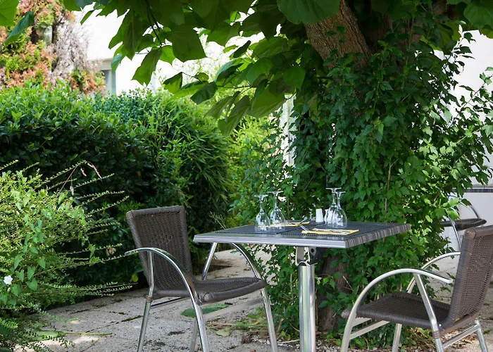 Hotel De La Louee 3*