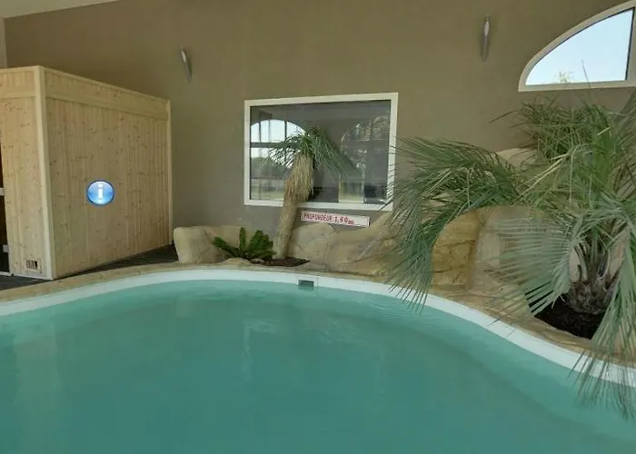 De La Louee Hotel 3*